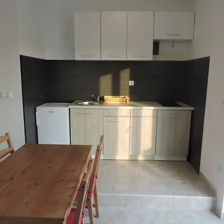 Heights Residences アパート
